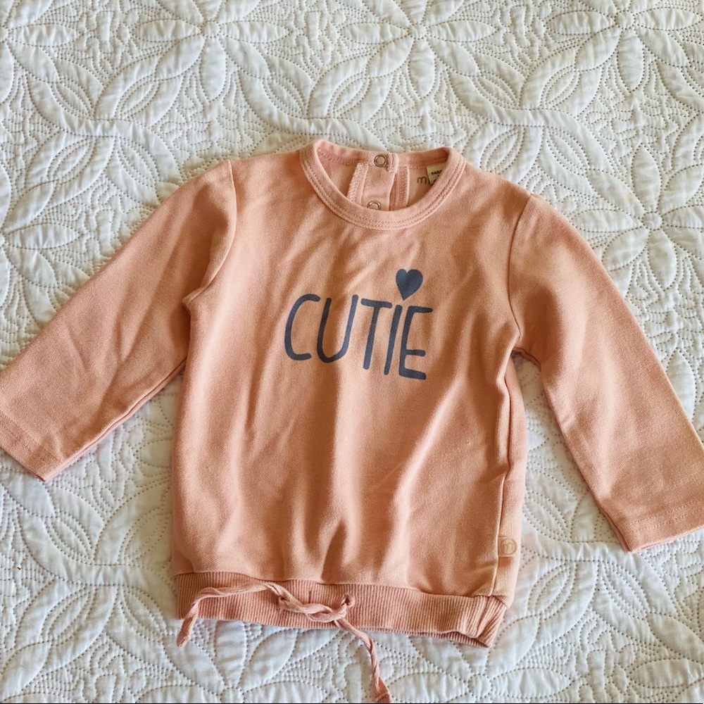 Super cute! Oversized lightweight sweatshirt